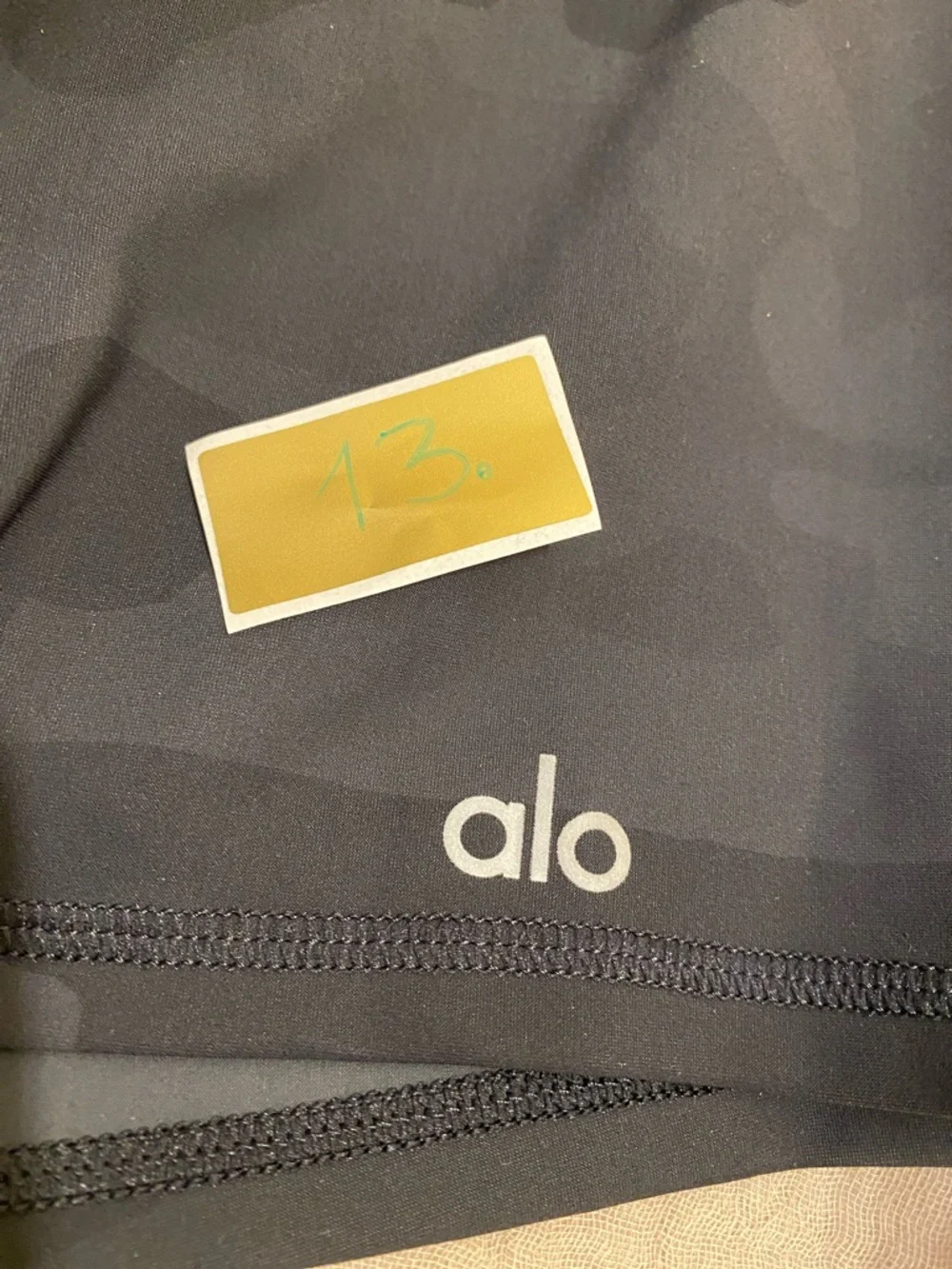 ALO Yoga Black Camo High-Rise Biker Shorts. Size S